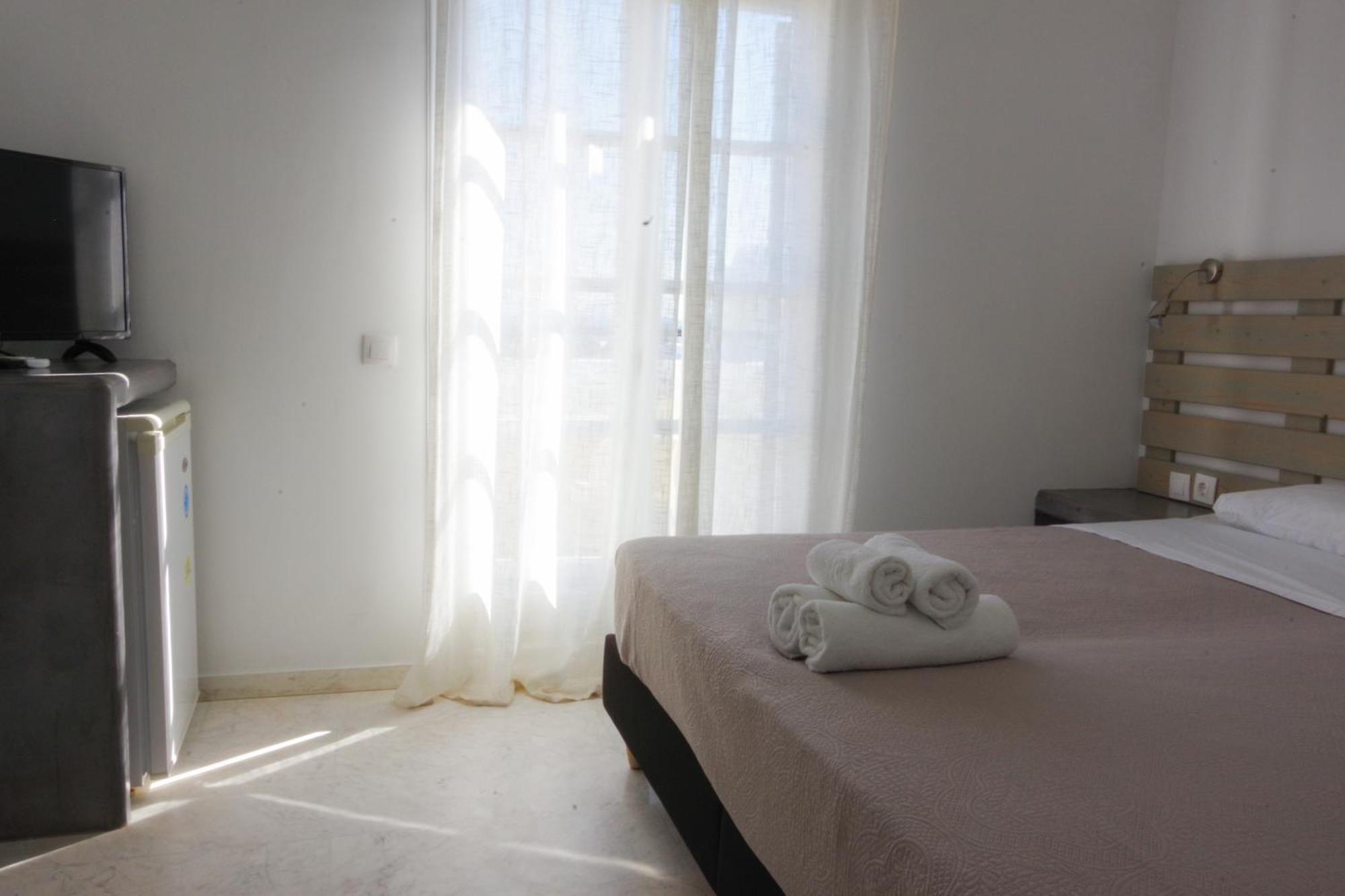 Hotel Mohitero Kamári Exteriör bild